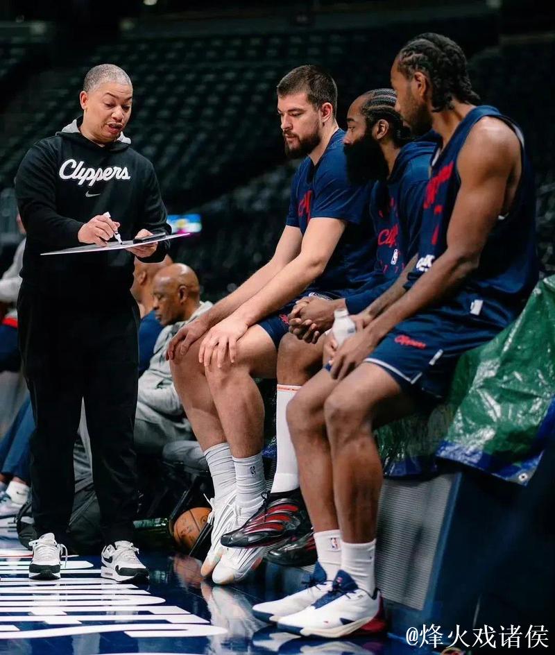 鲍威尔与小凯文波特离开快船后爆发,泰伦卢是否应担责? 鲍威尔与小凯文波特离开快船后爆发,泰伦卢是否应担责?